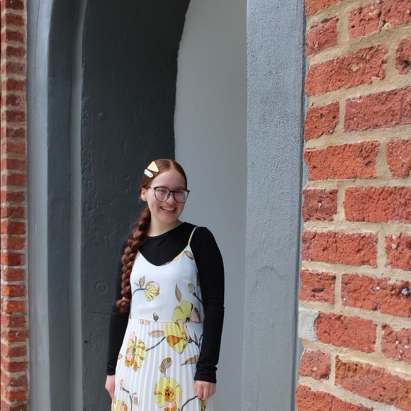 Meet your Posher, Stephany - Picture 3 of 3